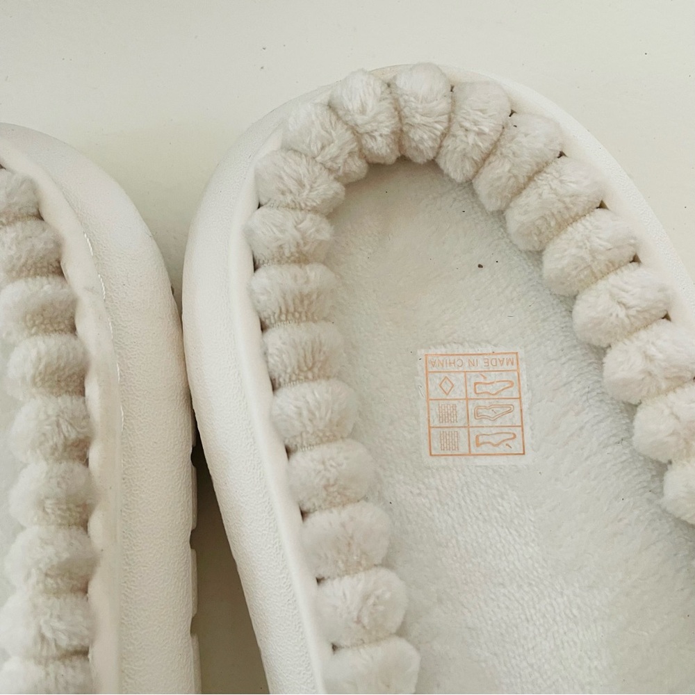Plush Ribbed Slippers - Picture 4 of 8
